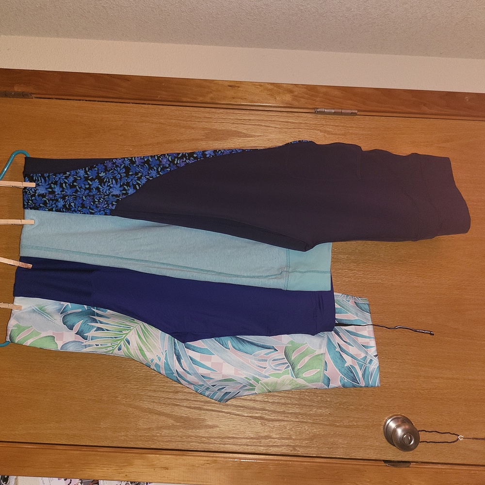 4 pairs EUC leggings size XL